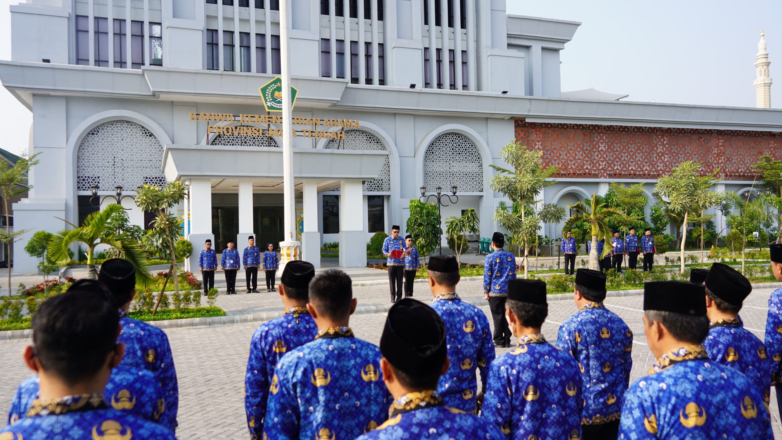 Pegawai Kanwil Kemenag Jateng Kenang Perjuangan Pahlawan Revolusi dalam Upacara Hari Kesaktian Pancasila